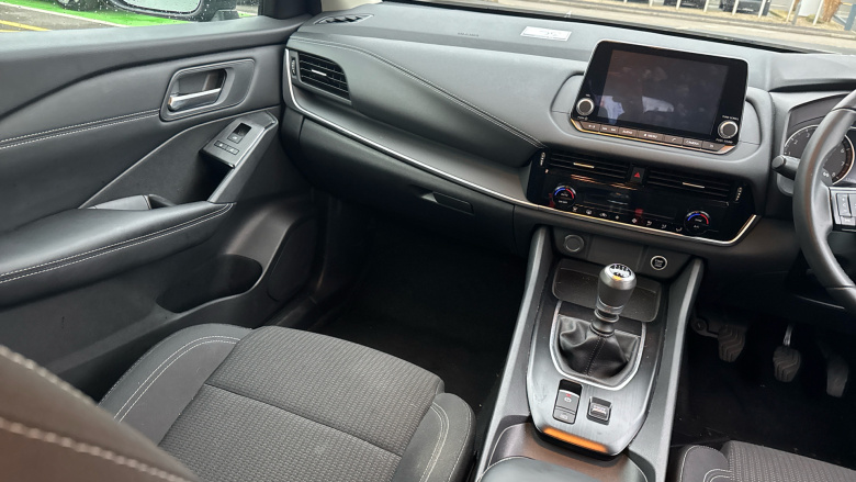 Nissan Qashqai 1.3 DiG-T MH Acenta Premium 5dr Petrol Hatchback